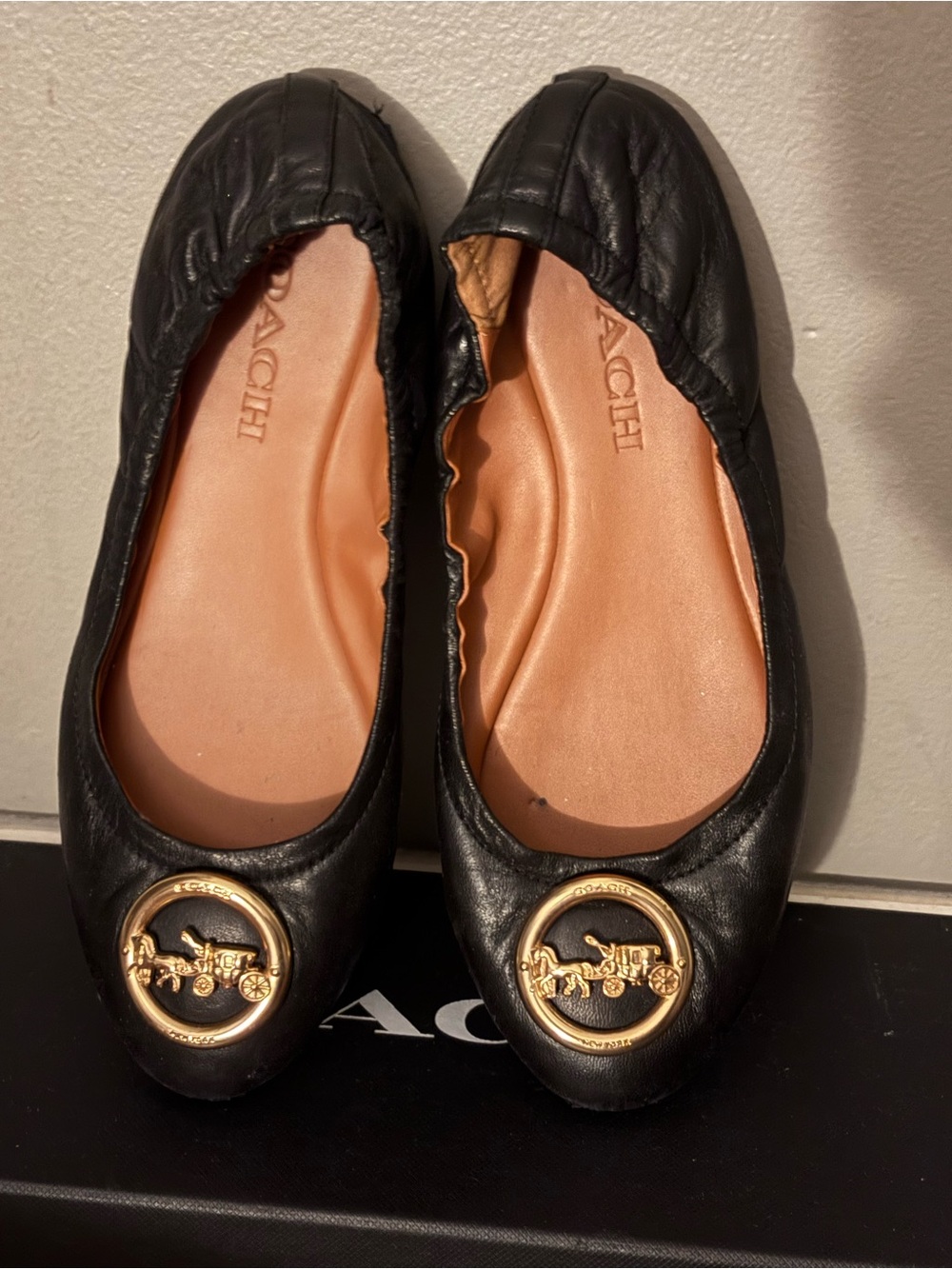 Coach Women's Bailey Smooth Leather Slip On Ballet Flats size 5.5. Used